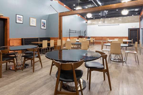  - Starved Rock Motor Inn Travelodge Streator