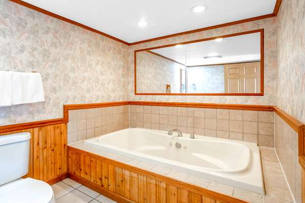  - Starved Rock Motor Inn Travelodge Streator