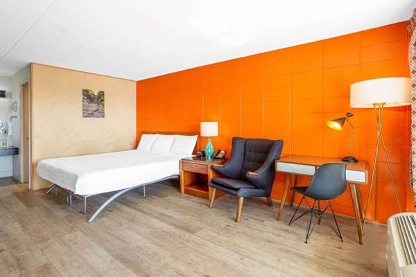  - Starved Rock Motor Inn Travelodge Streator