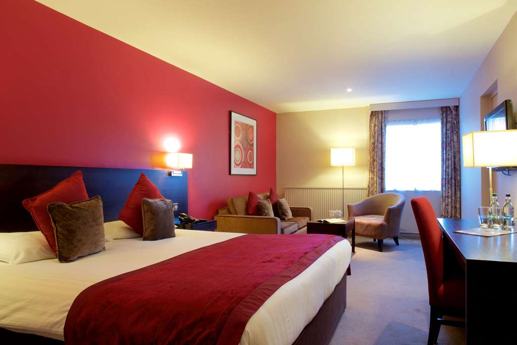 Aberdeen Airport Dyce Hotel, Sure Hotel Collection by BW-guestroom-Guest Room,Living Area,On-Site.jpg