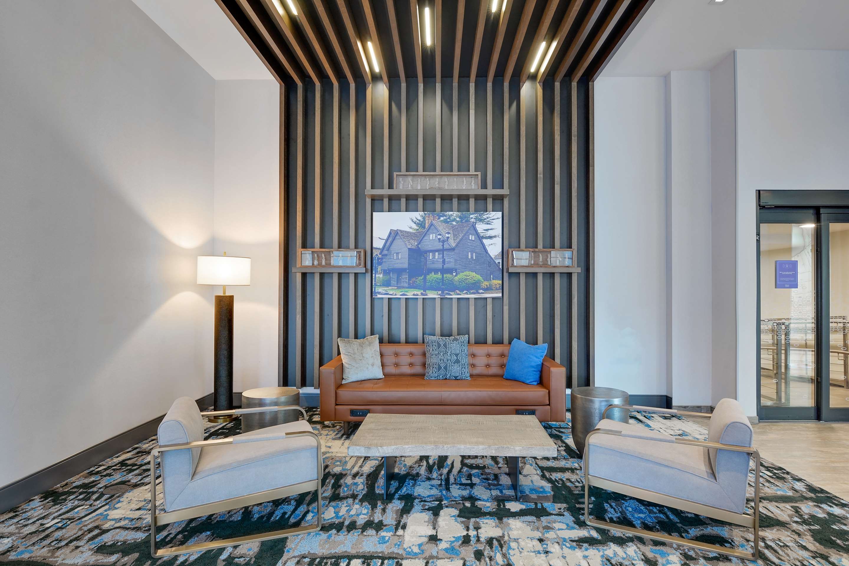 Lobby | Hampton Inn Salem Boston