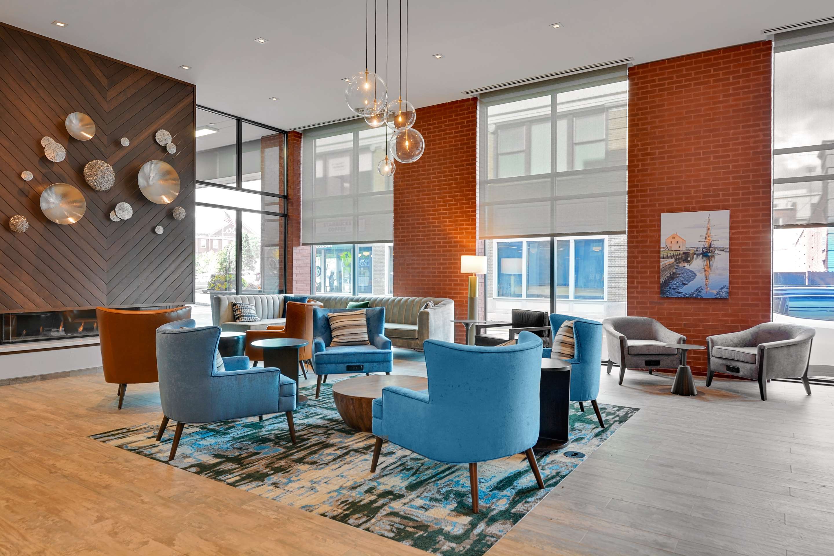 Lobby | Hampton Inn Salem Boston