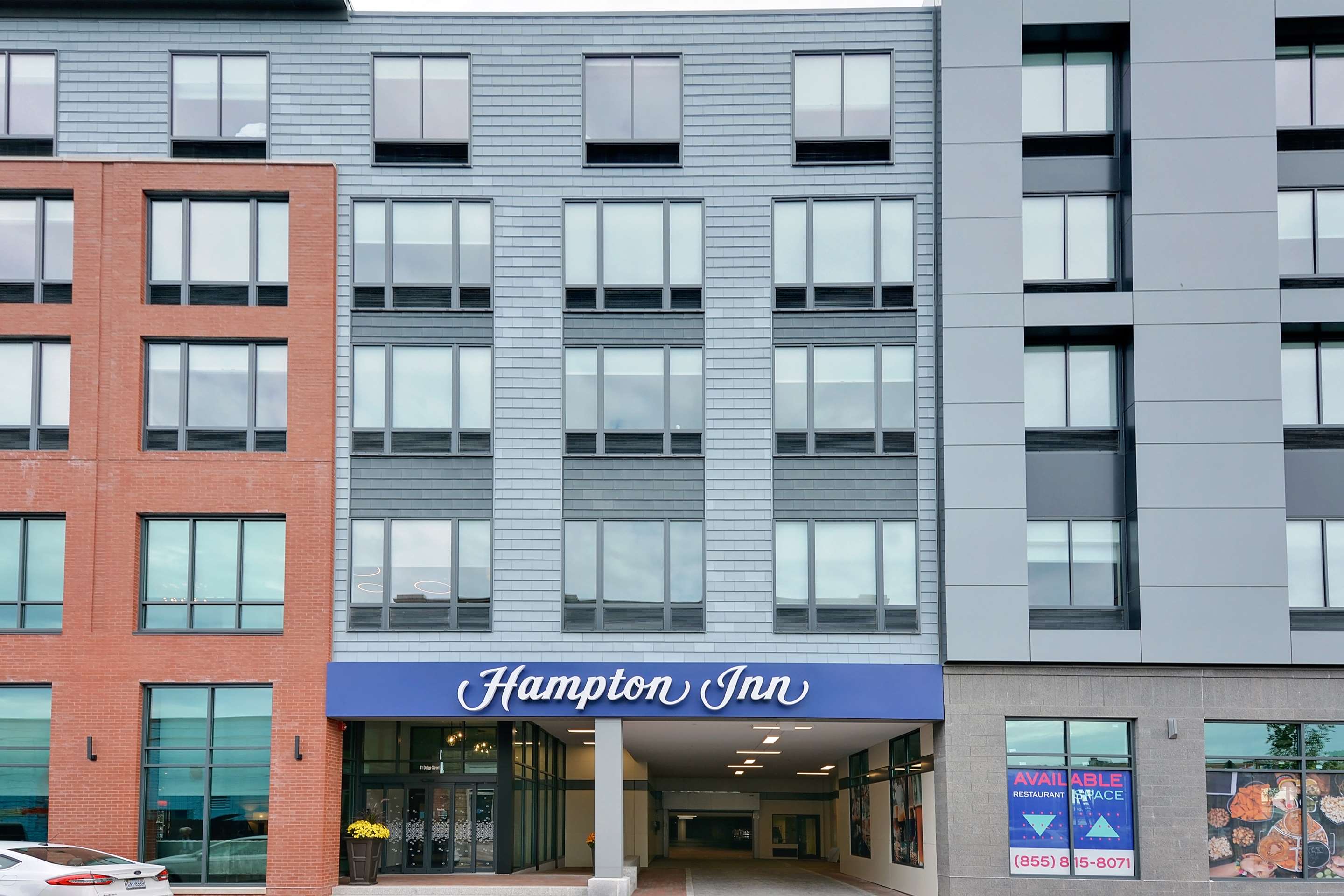 Exterior | Hampton Inn Salem Boston