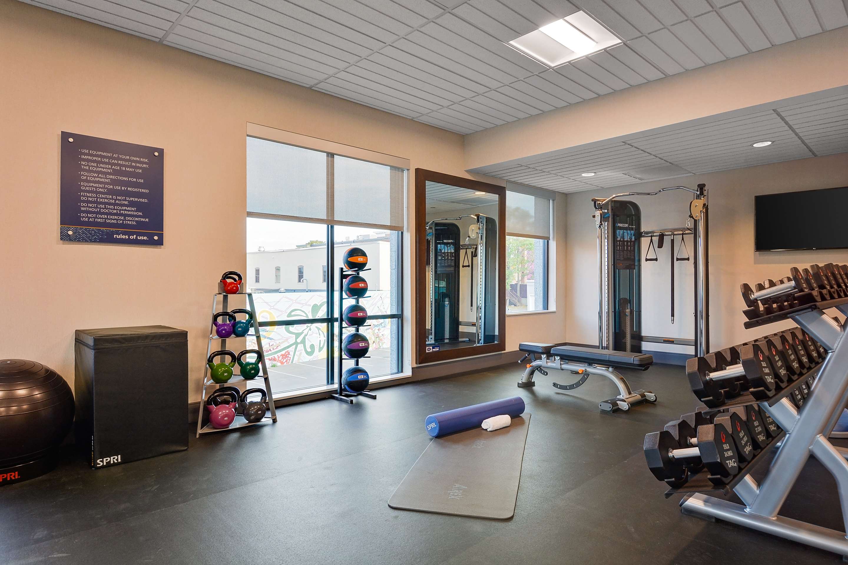 Health club fitness center gym | Hampton Inn Salem Boston