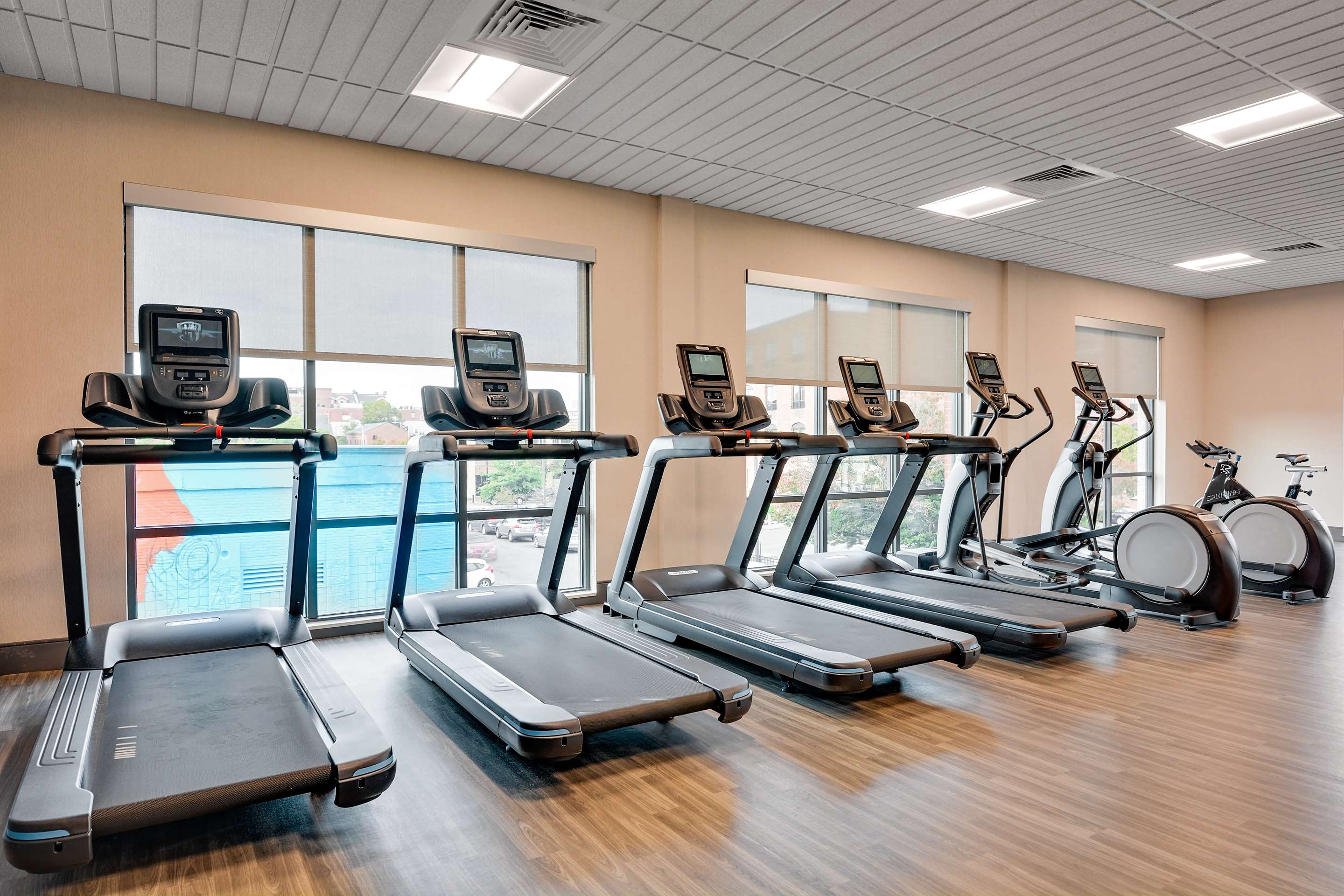 Health club fitness center gym | Hampton Inn Salem Boston