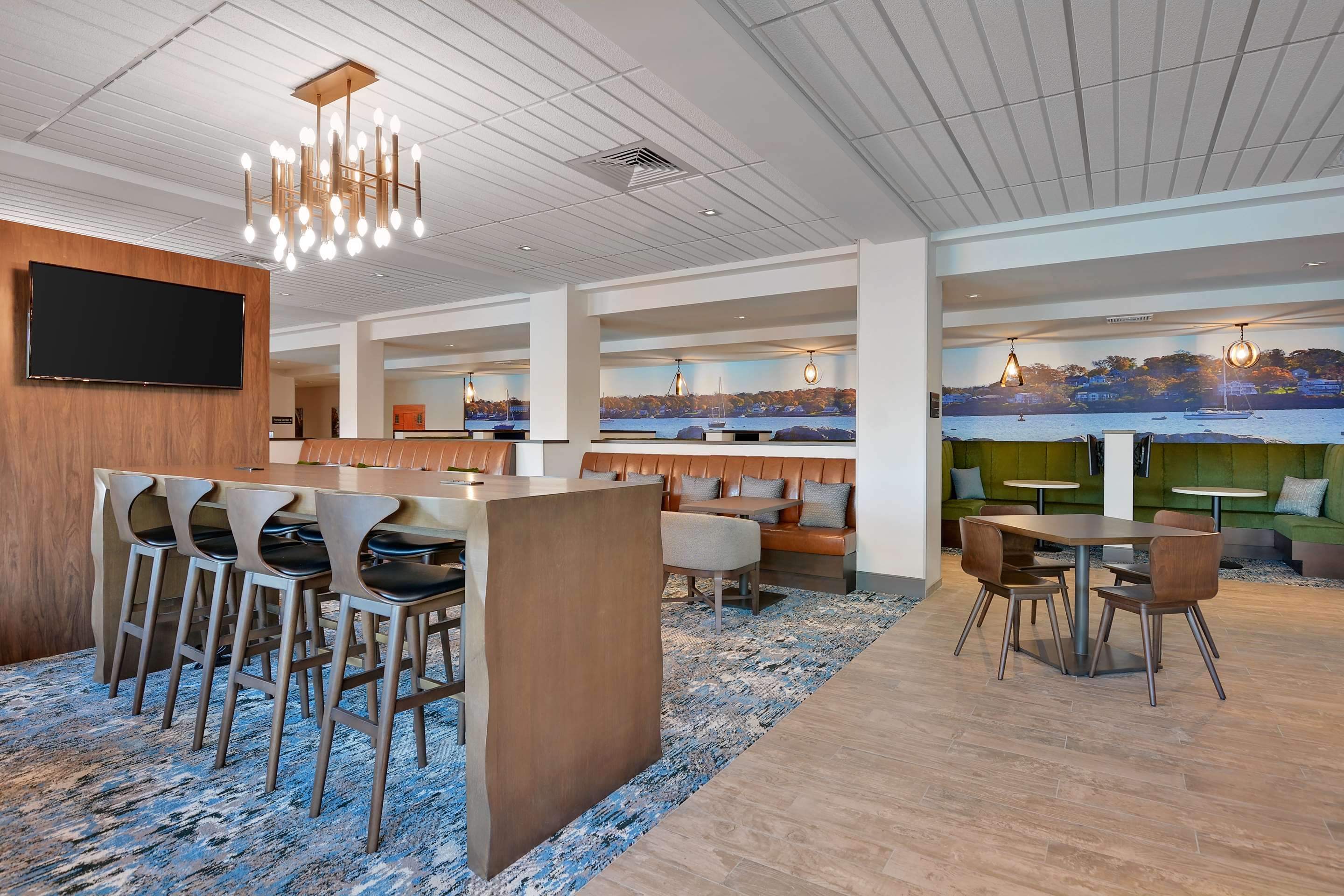 Breakfast Area | Hampton Inn Salem Boston