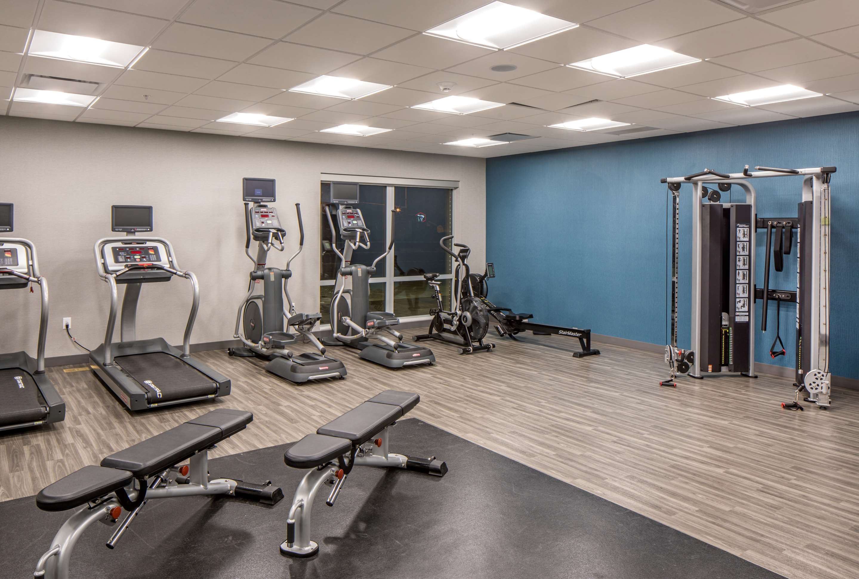 Health club fitness center gym | Hampton Inn Columbus