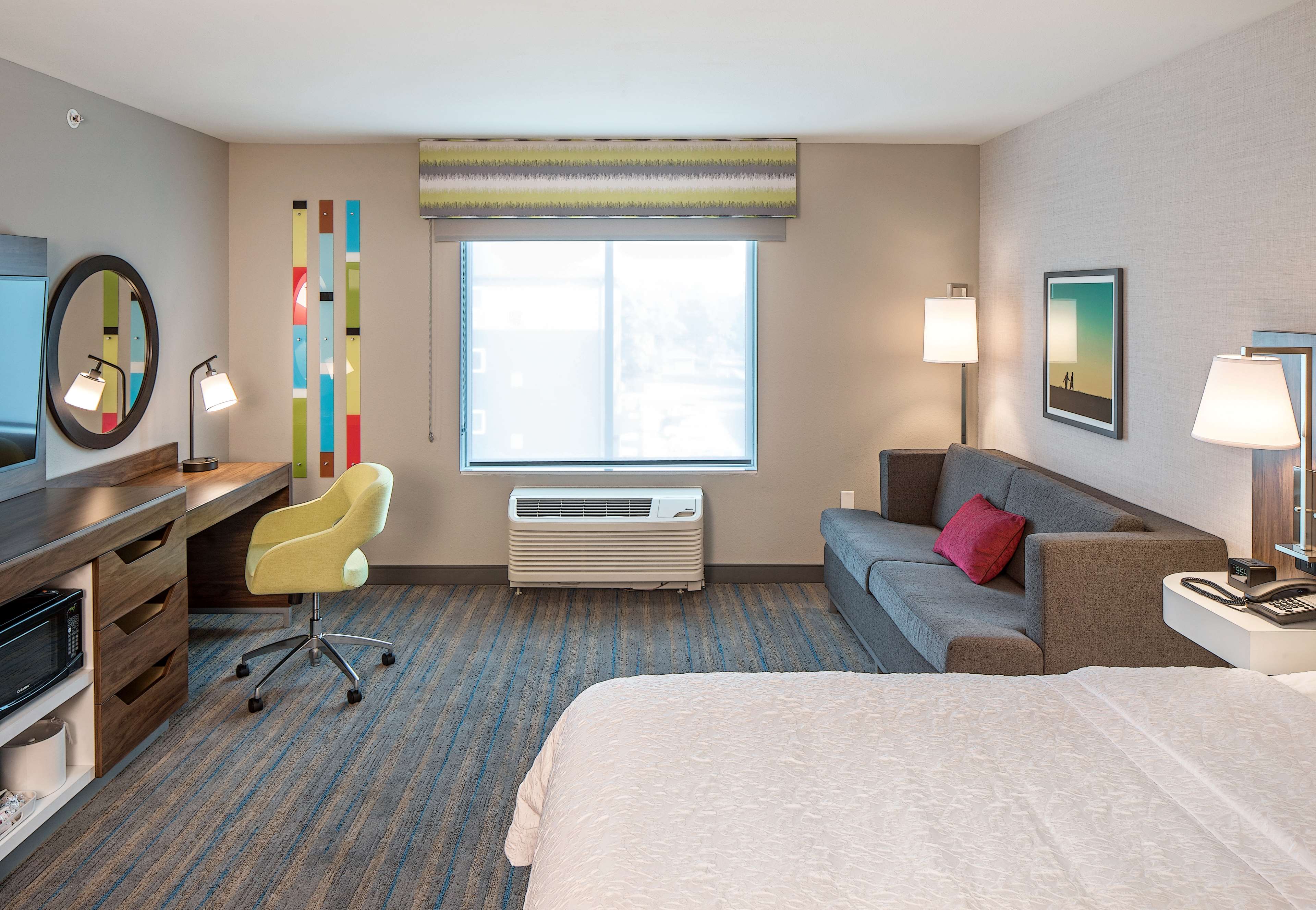 Hampton Inn by Hilton Columbus NE Room Type - 1 KING SFBD MIC FRG NS