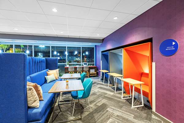  - Tru by Hilton Hotel Airport Laredo