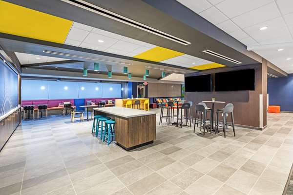  - Tru by Hilton Hotel Airport Laredo