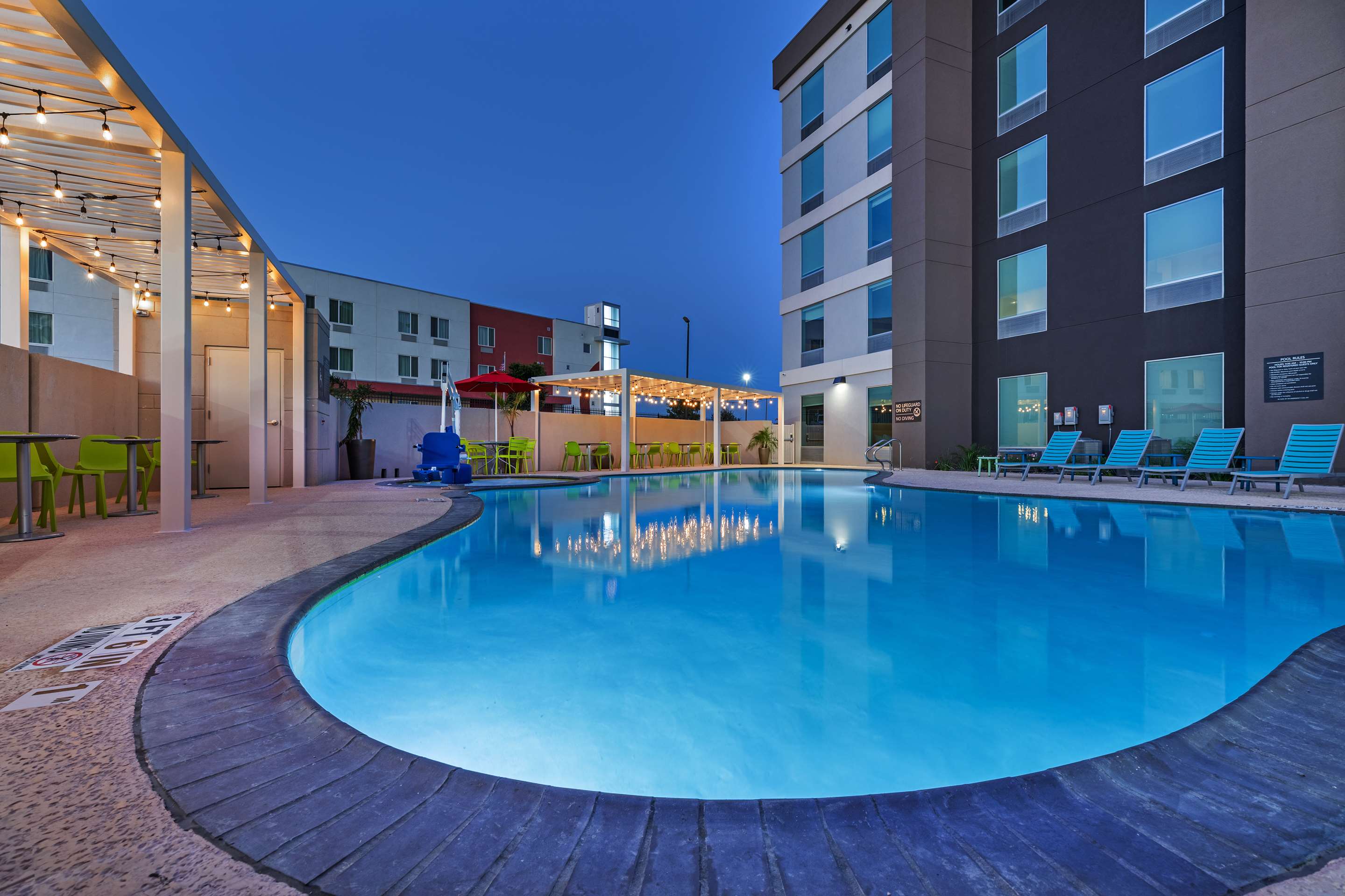 Pool | Tru By Hilton Laredo Airport Area, Tx