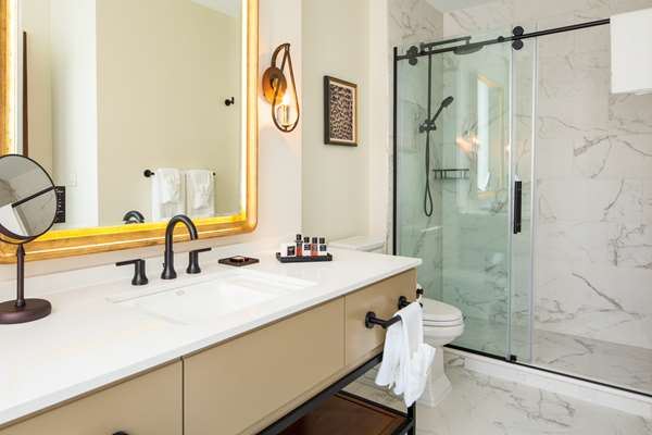  - Peregrine Hotel Downtown Omaha