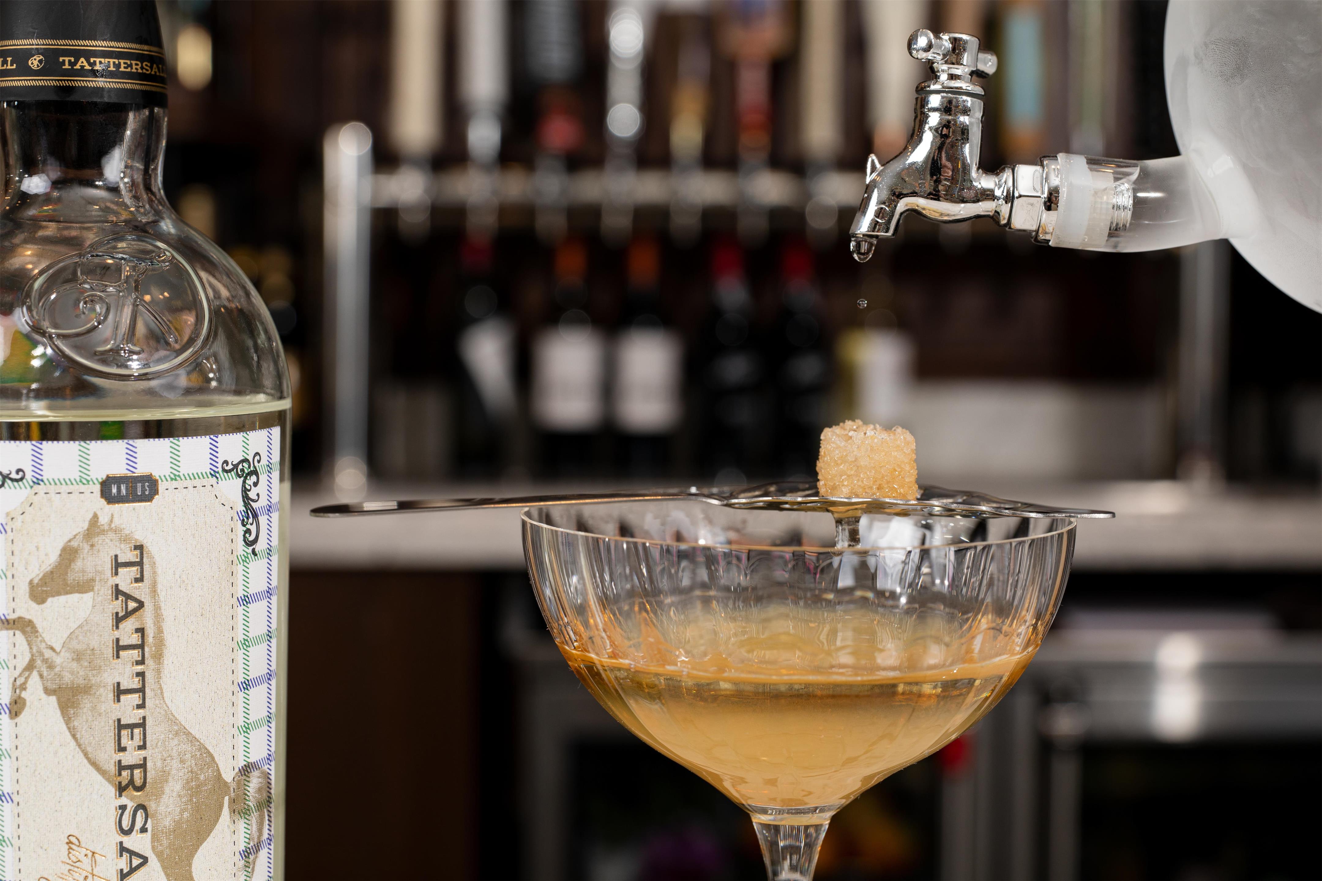BarLounge | The Peregrine Omaha Downtown, Curio Collection by Hilton