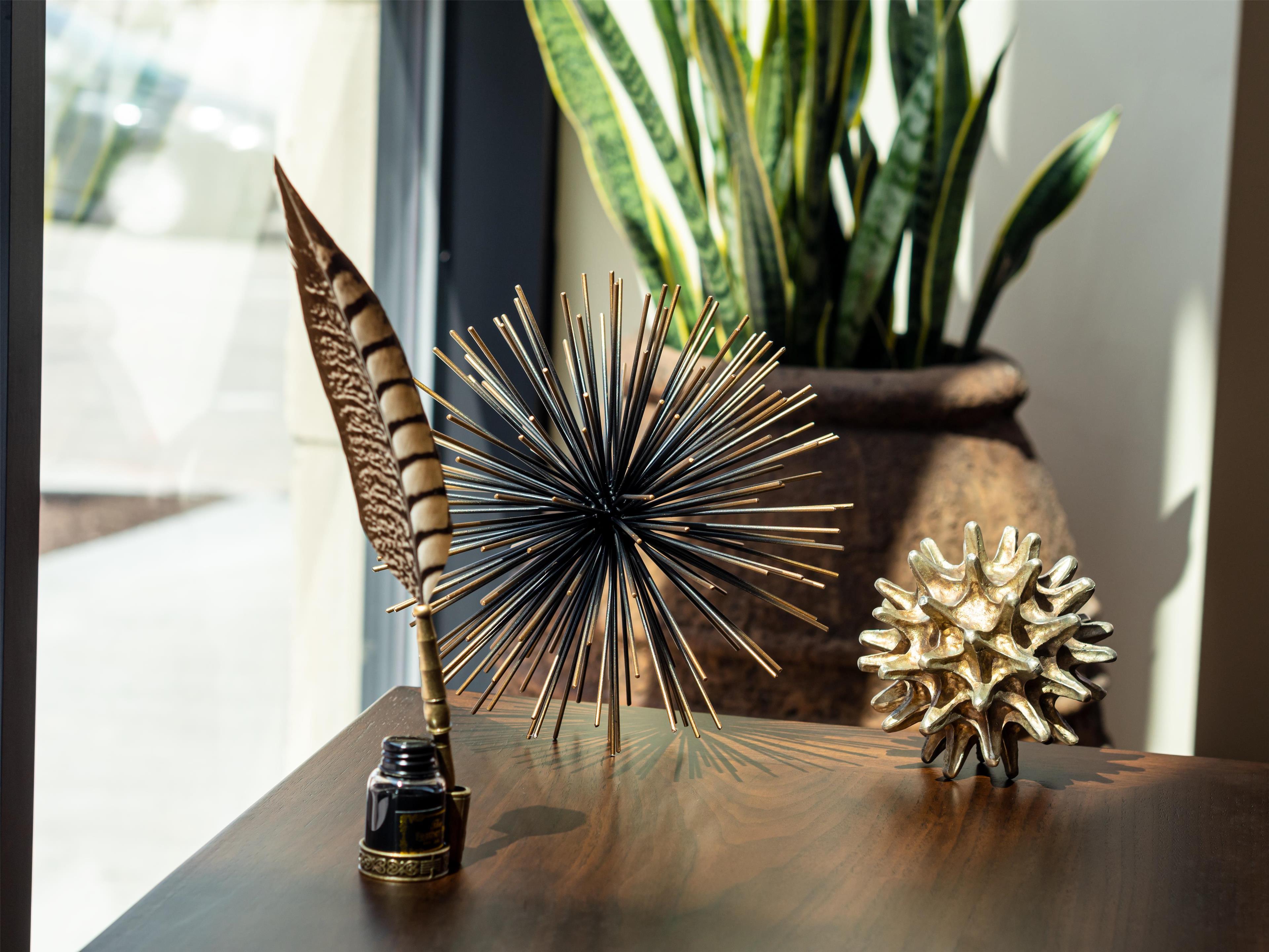 Lobby | The Peregrine Omaha Downtown, Curio Collection by Hilton