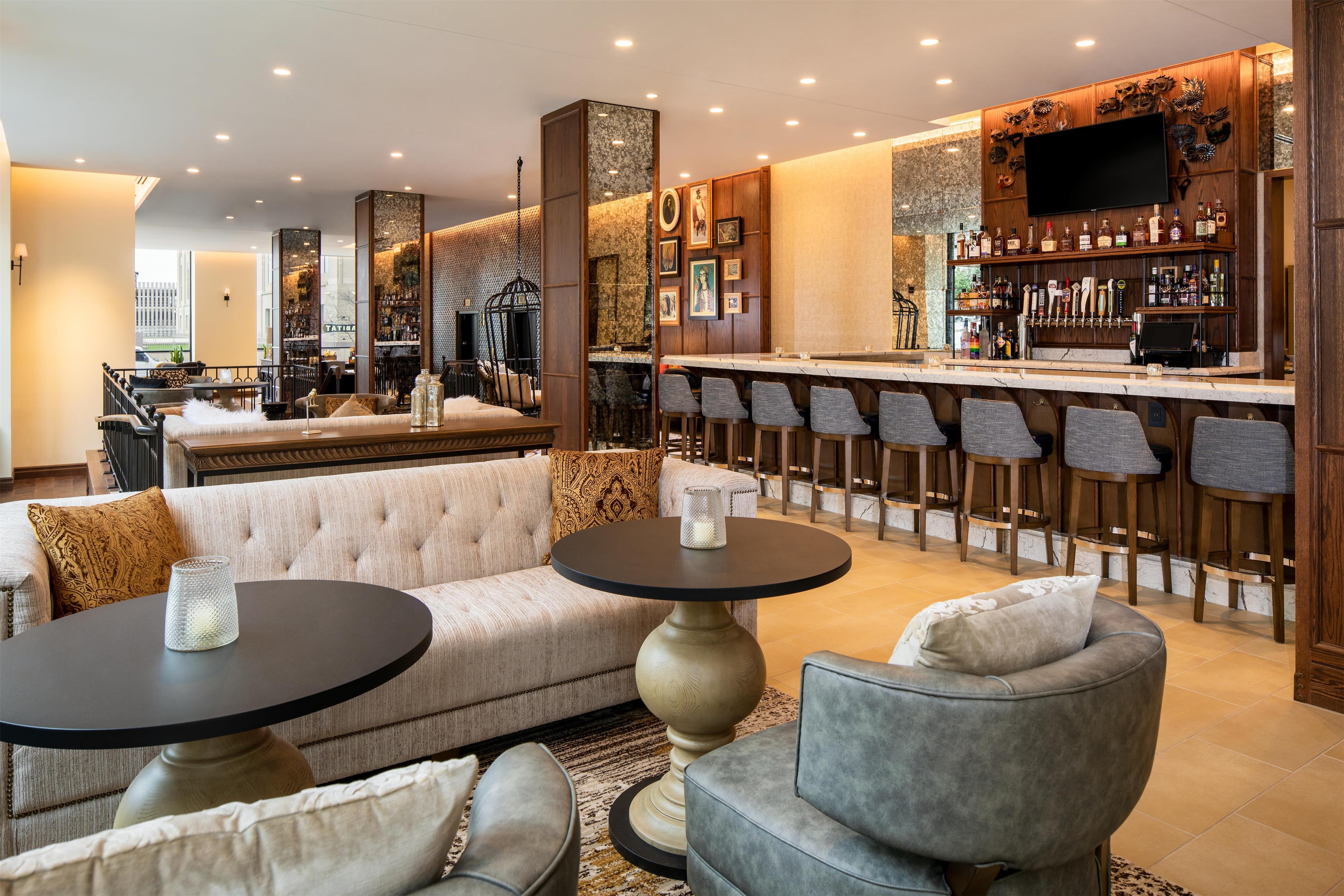 Breakfast Area | The Peregrine Omaha Downtown, Curio Collection by Hilton