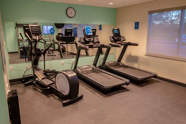 Fitness/ Exercise Room - Tru by Hilton Hotel Airport Norfolk - I-64, Exit 282