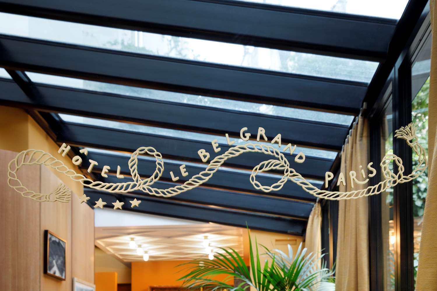 Le Belgrand Hotel Paris Champs Elysees, Tapestry Collection by Hilton