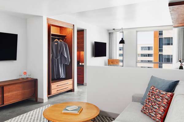  - Canopy by Hilton Hotel Downtown Tempe