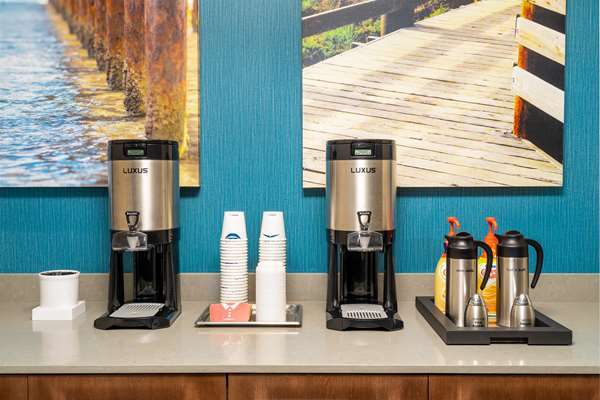 Amenities - Hampton Inn & Suites Imperial Beach