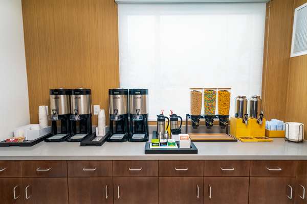 Amenities - Hampton Inn & Suites Imperial Beach