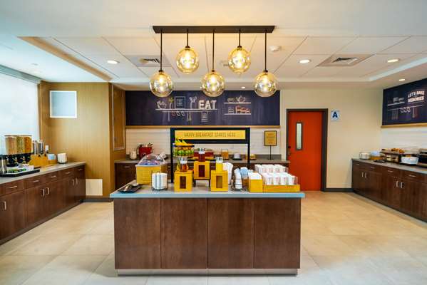 Amenities - Hampton Inn & Suites Imperial Beach