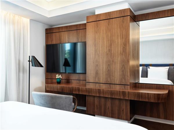 Deluxe Room with 1 king-size bed, with Balcony