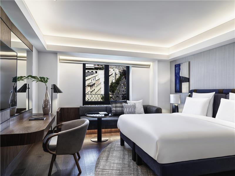 Deluxe room with 1 king size bed