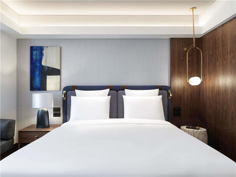 Classic Room with 1 queensize bed