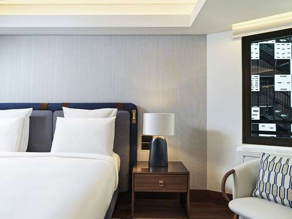 Classic Room with 1 queensize bed