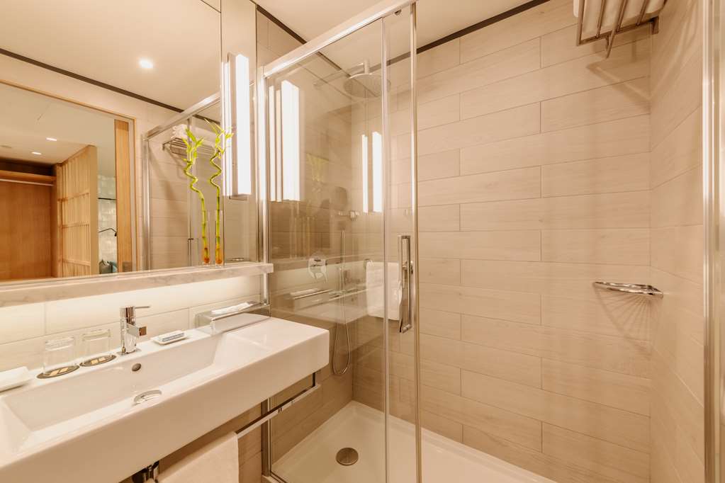 Pestana Douro Riverside Porto-guestroom-Guest Room,Bathroom,On-Site.jpg