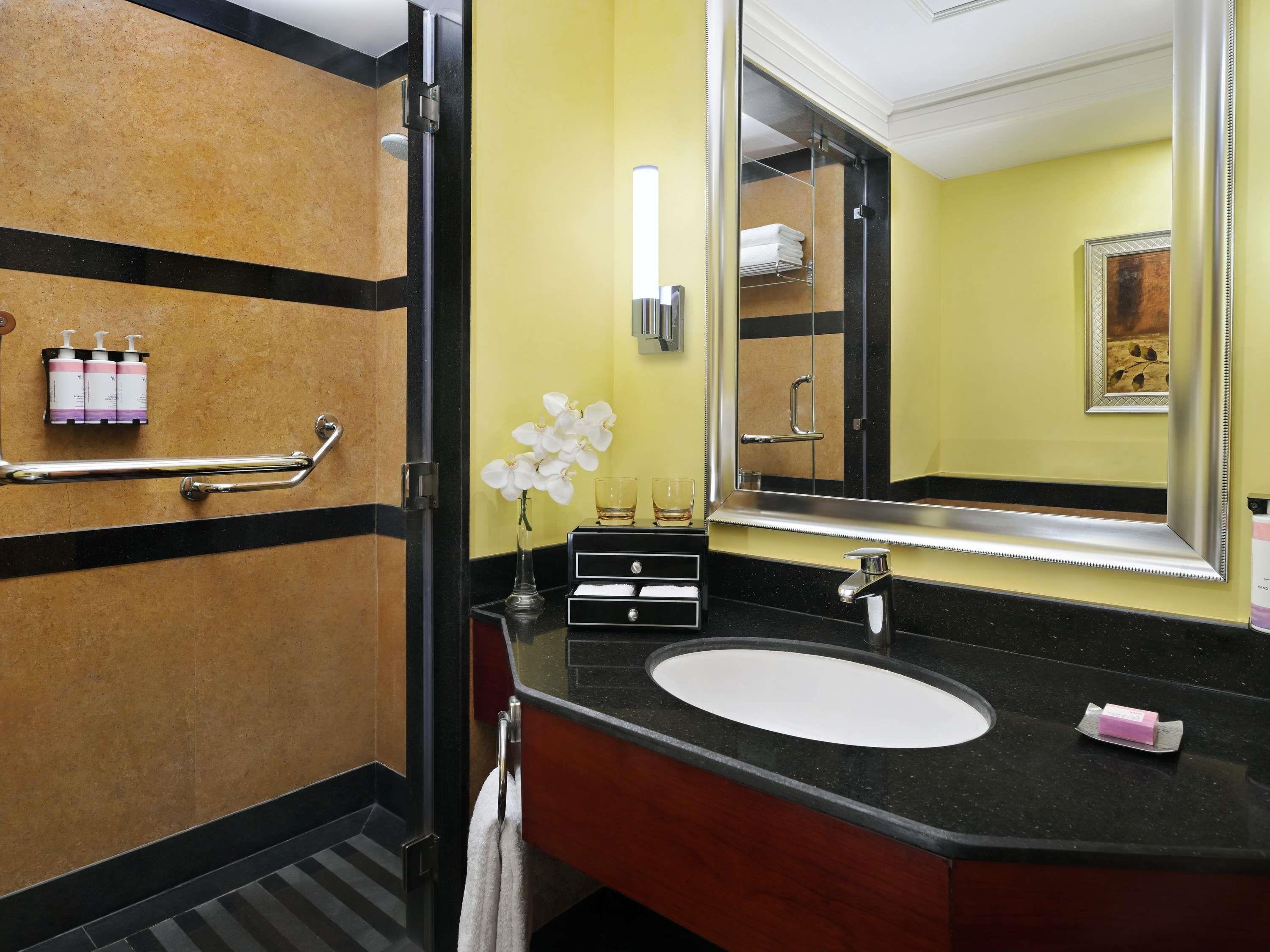 Movenpick Hotel City Star Jeddah Room Type - Executive King