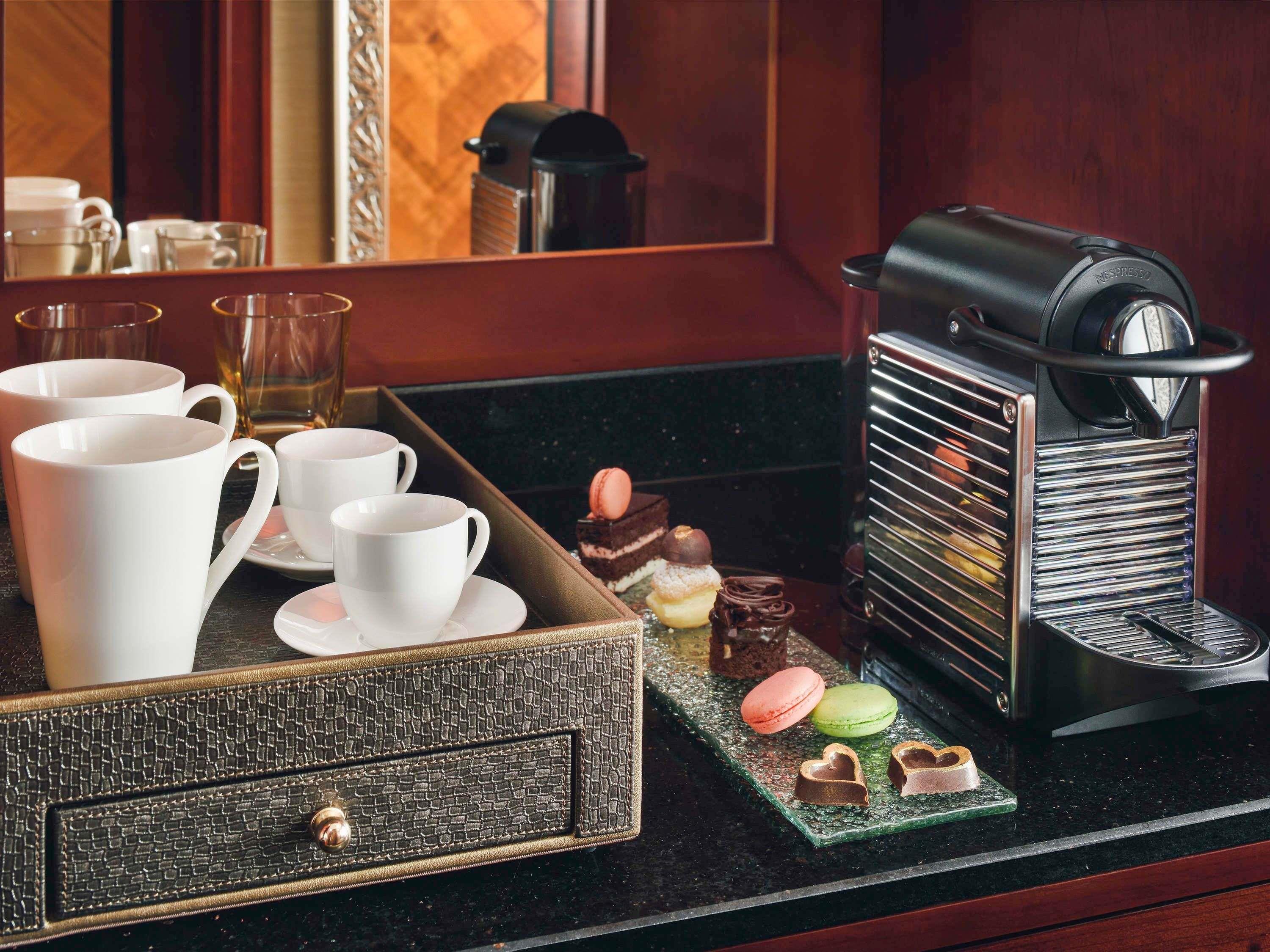 Movenpick Hotel City Star Jeddah Room Type - Diplomatic Suite King