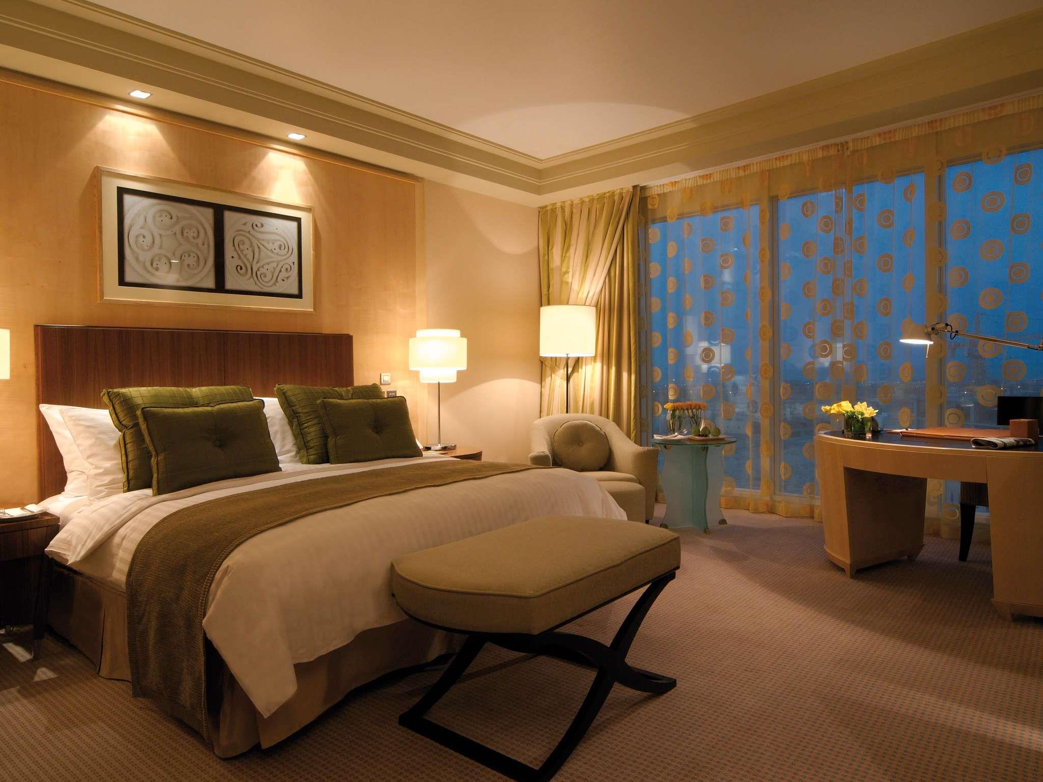 MOVENPICK HOTEL AL KHOBAR Room Type - Deluxe King Partial Sea View