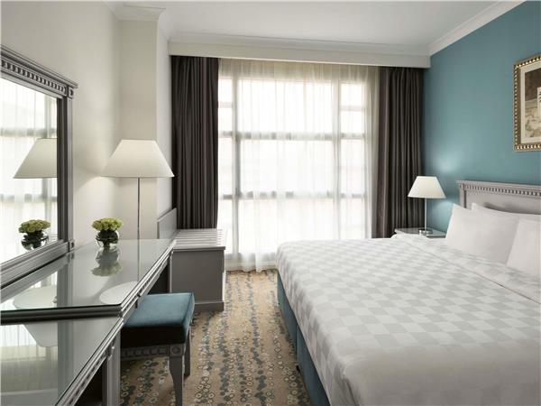 CLASSIC COMFORT 1 King bed Tower View