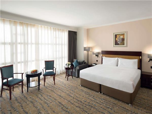EXECUTIVE 1 King bed Tower View