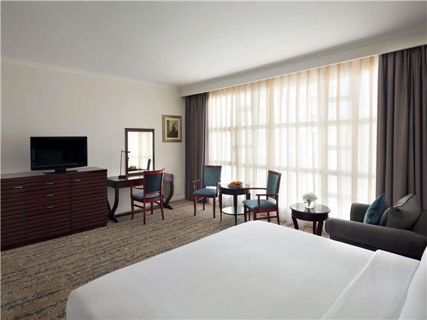 EXECUTIVE 1 King bed Tower View