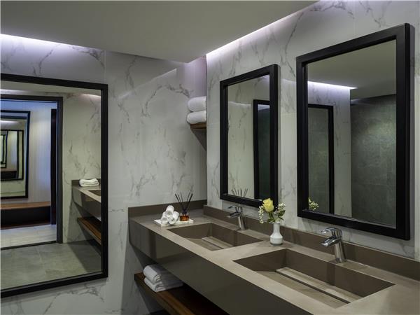 Junior suite with panaromic Haram view