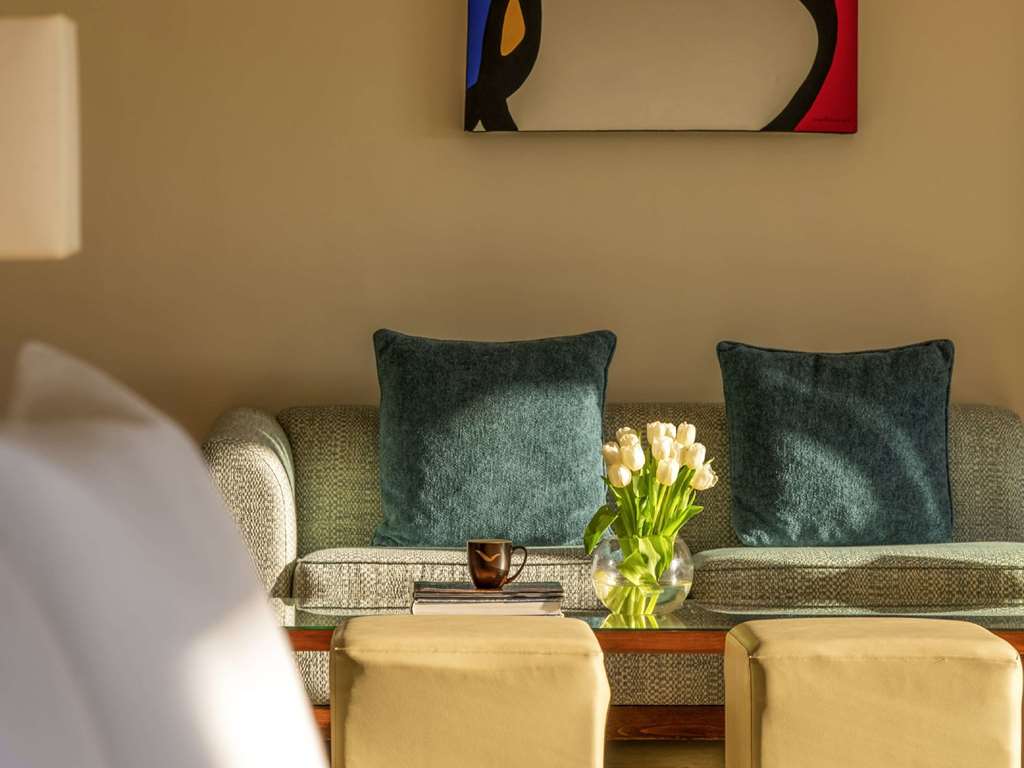 Mövenpick Dead Sea Jordan-guestroom-Guest Room,Suite,On-Site.jpg