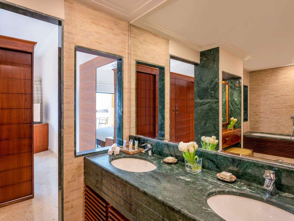 Mövenpick Dead Sea Jordan-guestroom-Guest Room,Bathroom,Suite,On-Site.jpg
