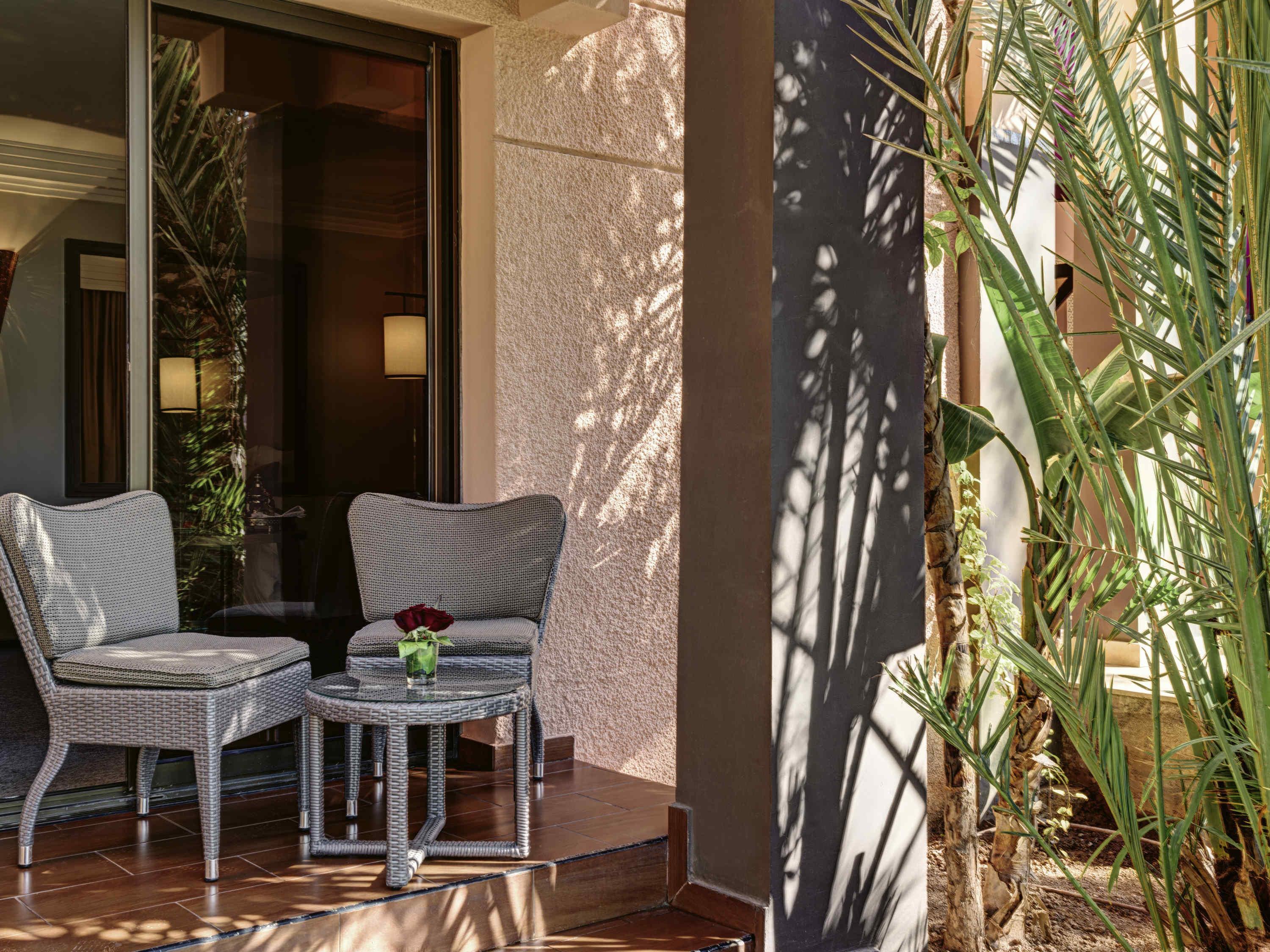 M Room Type - Superior Room, 1 King-size bed, terrace and pool view