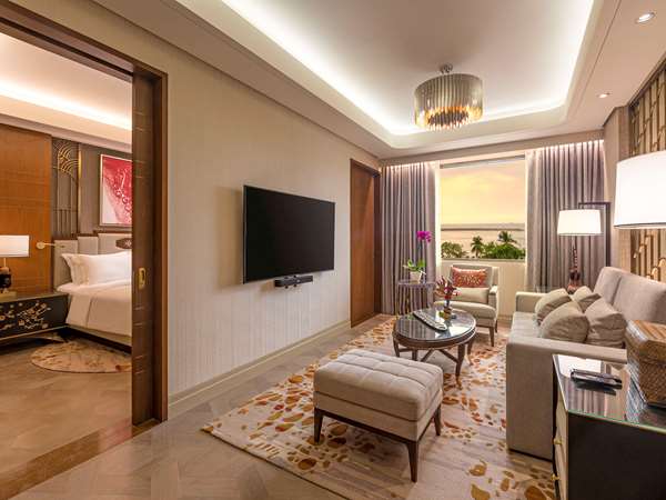 EXECUTIVE SUITE, Club lounge access, 1 King Size Bed, Bay View