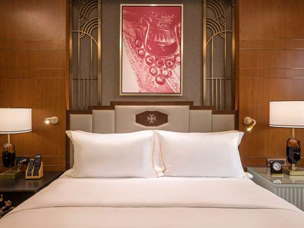 EXECUTIVE SUITE, Club lounge access, 1 King Size Bed, Bay View