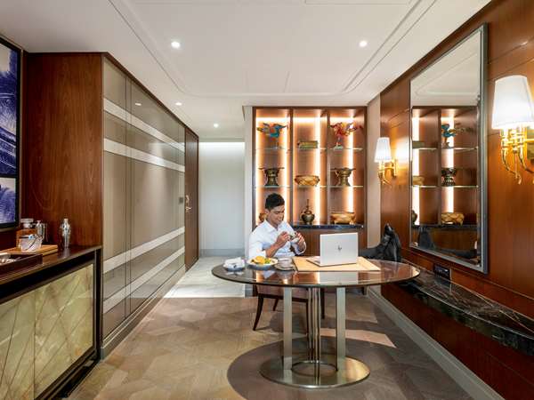 EXECUTIVE SUITE, Club lounge access, 1 King Size Bed, Bay View