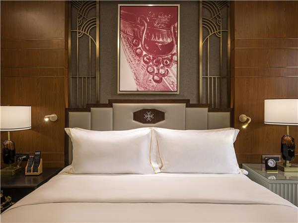 EXECUTIVE SUITE, Club lounge access, 1 King Size Bed, Bay View