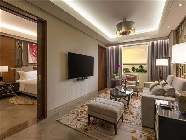 EXECUTIVE SUITE, Club lounge access, 1 King Size Bed, Bay View