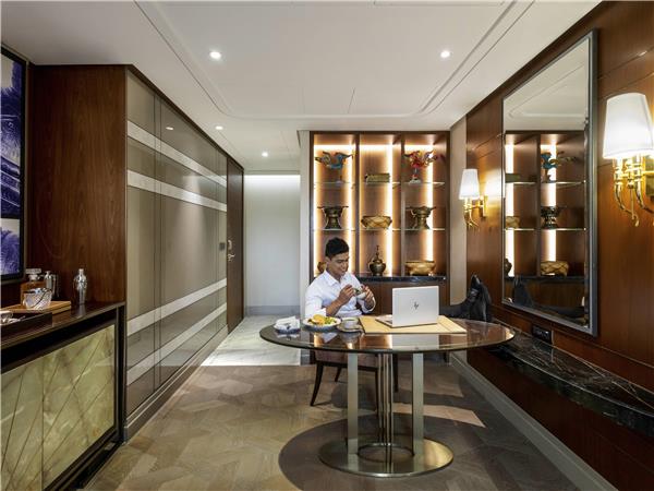 EXECUTIVE SUITE, Club lounge access, 1 King Size Bed, Bay View