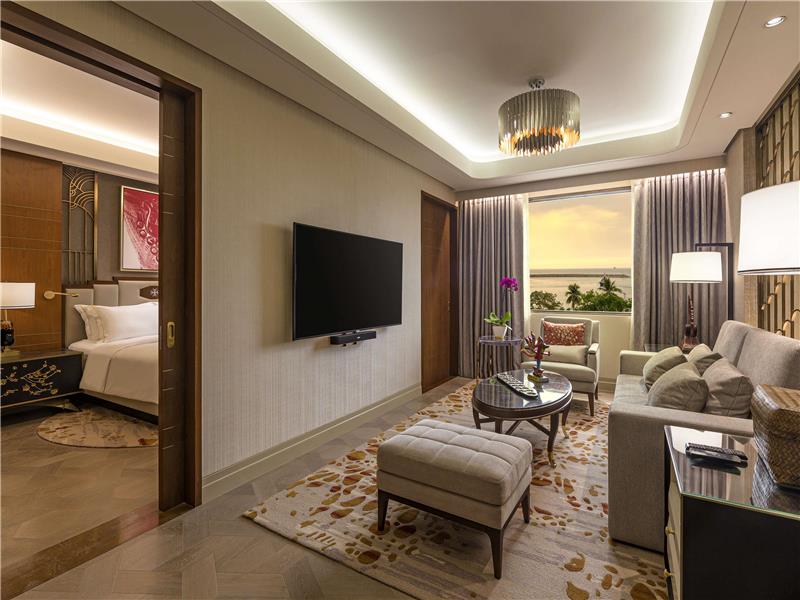 EXECUTIVE SUITE, Club lounge access, 1 King Size Bed, Bay View