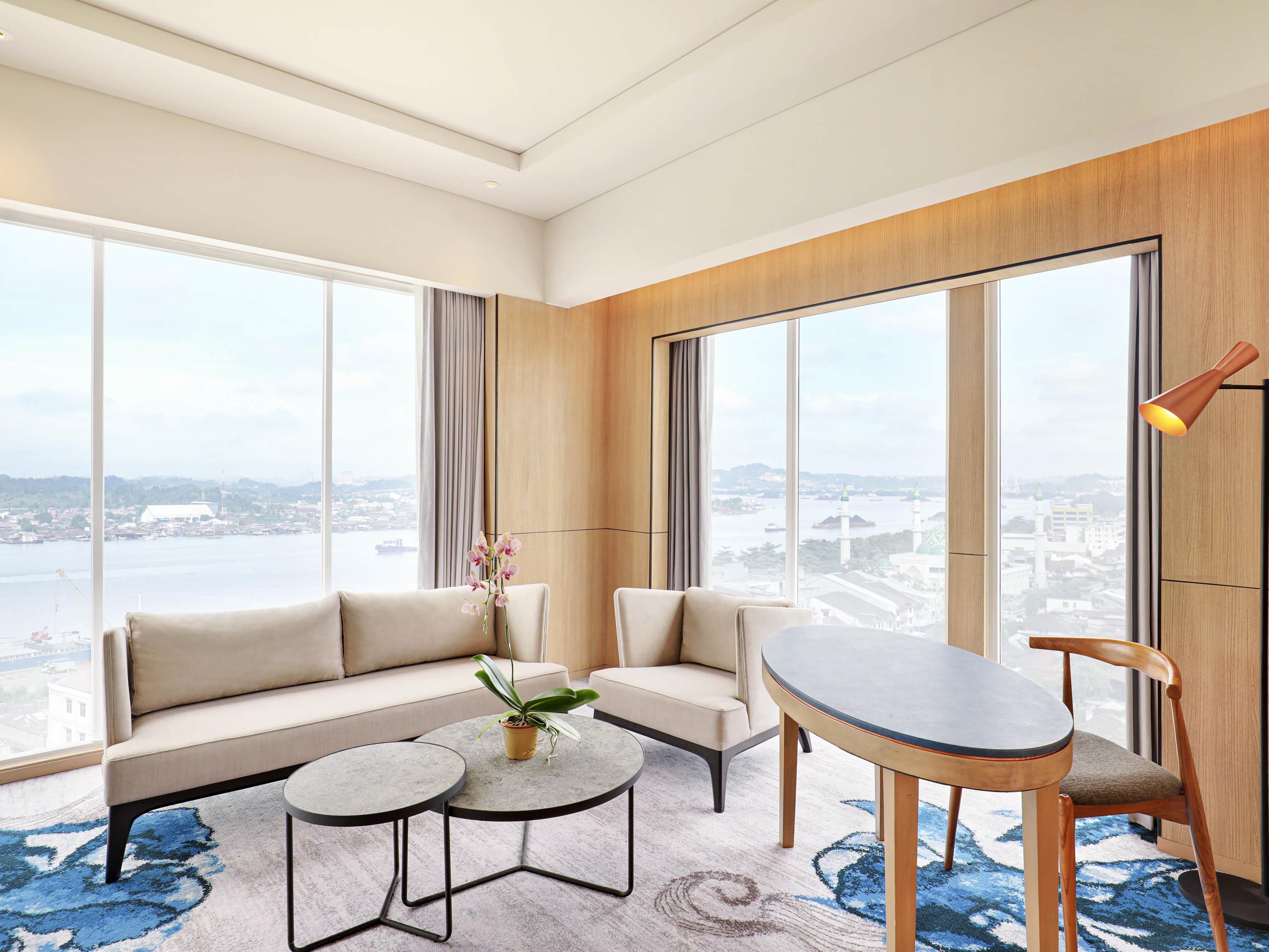 Mercure Samarinda Room Type - Deluxe Suite, River View - 1 King Size Bed
