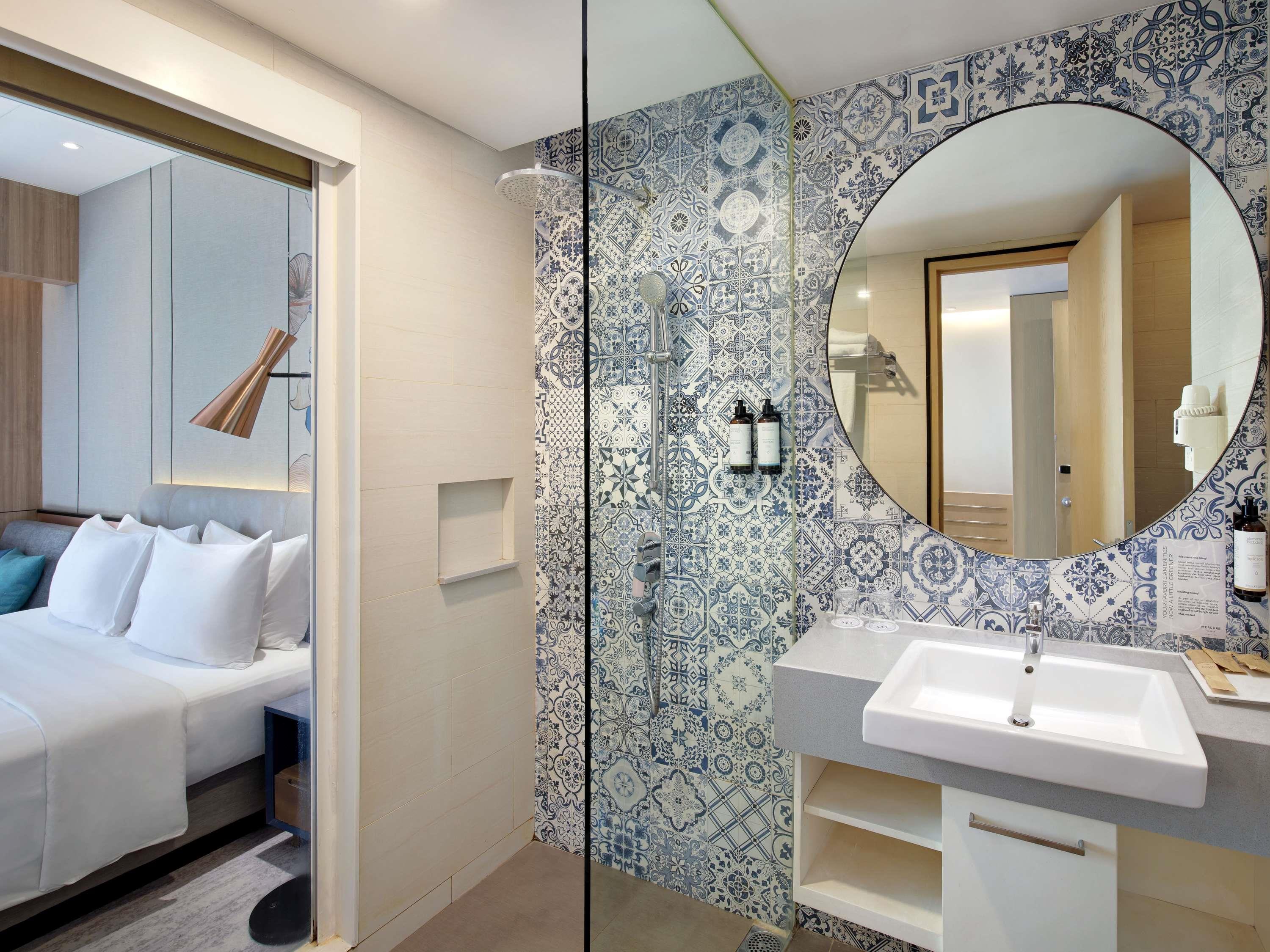 Mercure Samarinda Room Type - Superior Room - 1 King Size Bed