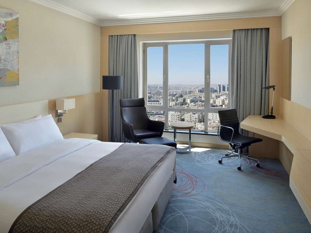 Mövenpick Hotel Amman-guestroom-Guest Room,On-Site.jpg